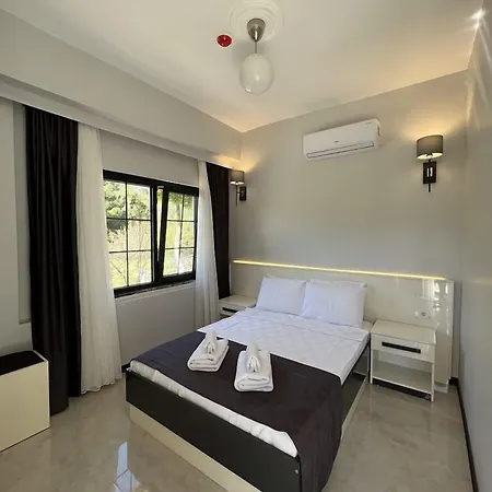 Beyaz Inci Hotel *